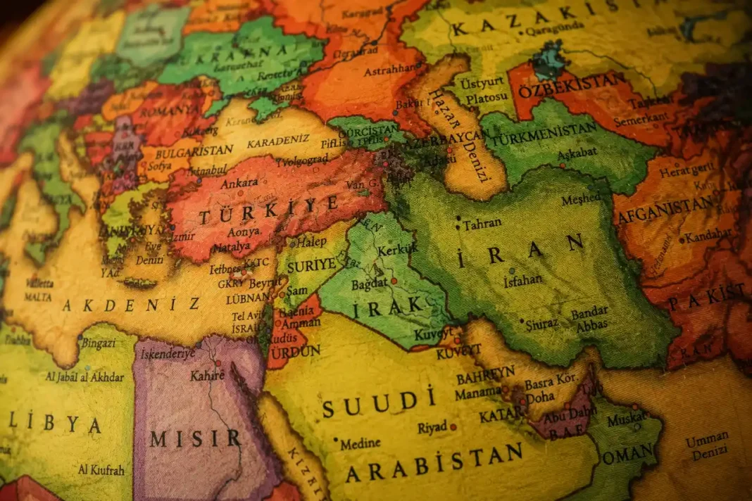 Middle Power Diplomacy and Global Geopolitics
